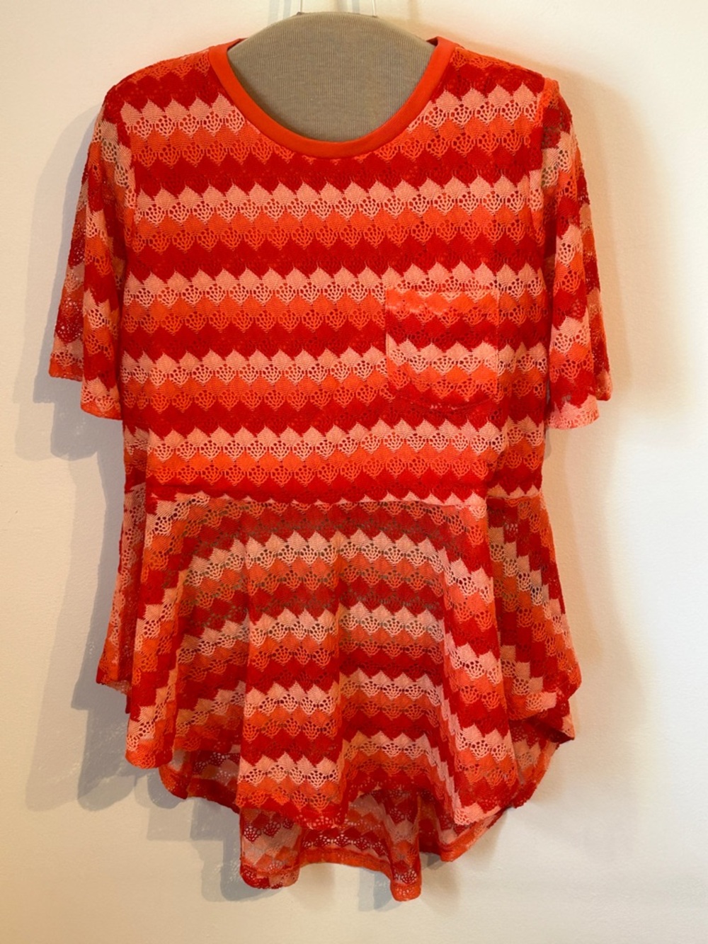 DG2 Diane Gilman NWT Chevron Crochet Top Orange Red Peplum Top Size Medium